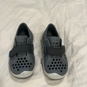 Plae Mimo Water Shoes size 9 toddler Gray